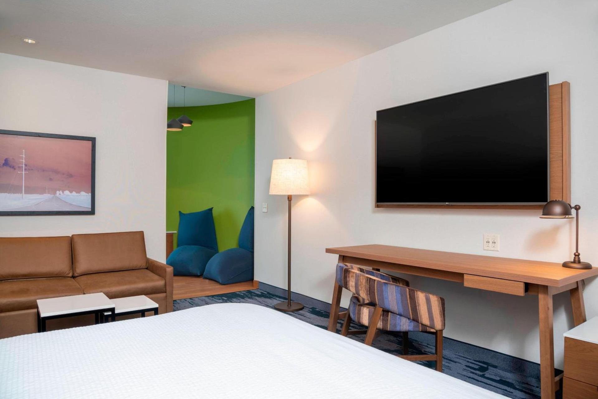 Fairfield Inn & Suites by Marriott Fair Oaks Farms photo 30