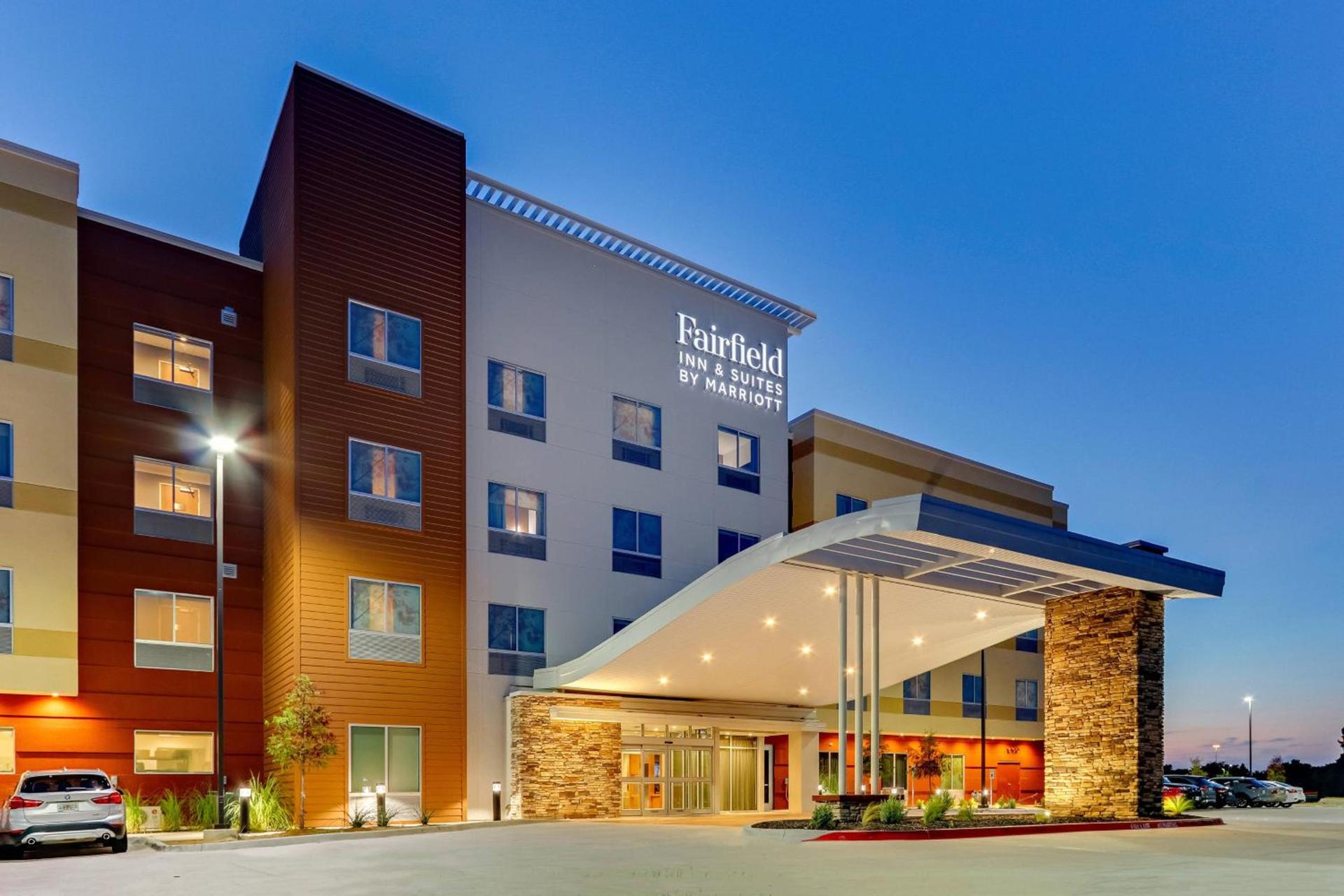 Fairfield Inn & Suites by Marriott Dallas Love Field photo 2