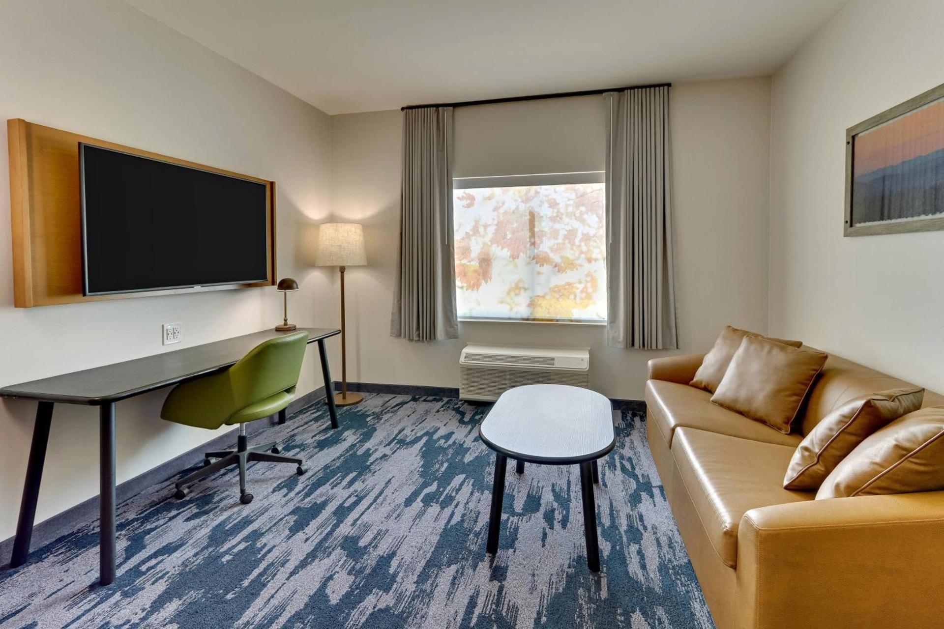 Fairfield Inn & Suites by Marriott Dallas Love Field photo 12