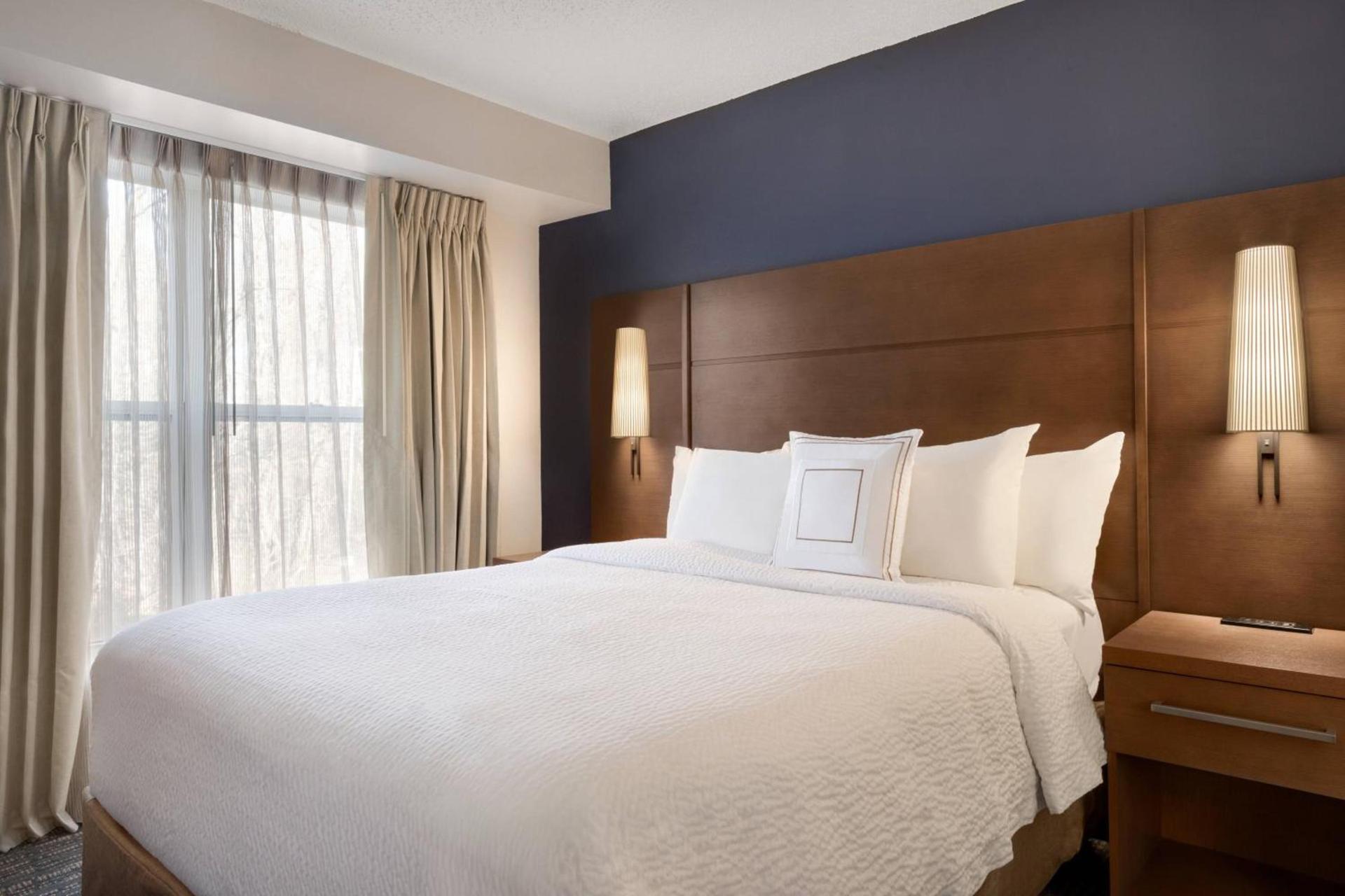 Residence Inn by Marriott West Springfield photo 9