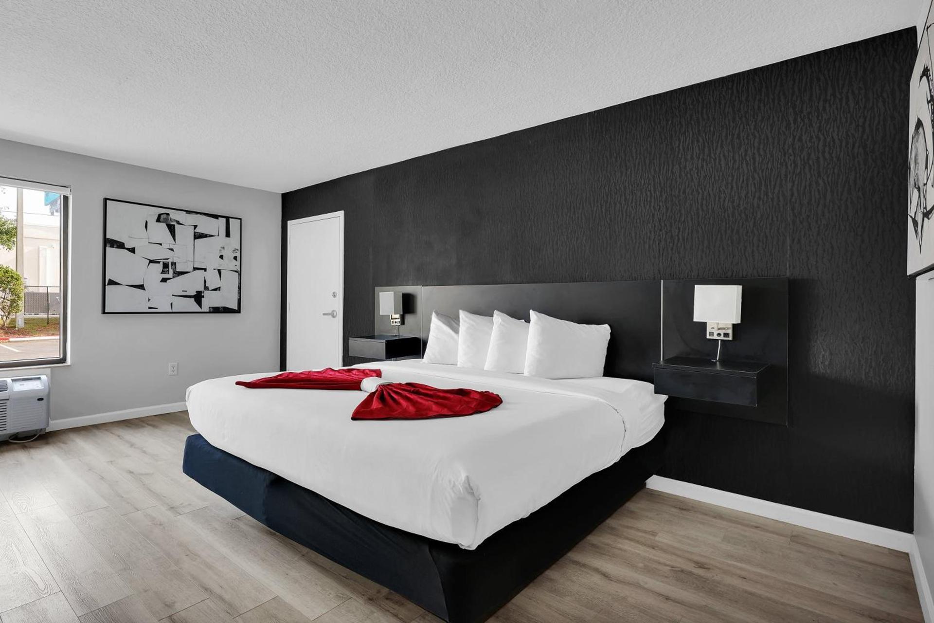 Ramada by Wyndham Jacksonville I-95 by Butler Blvd photo 82