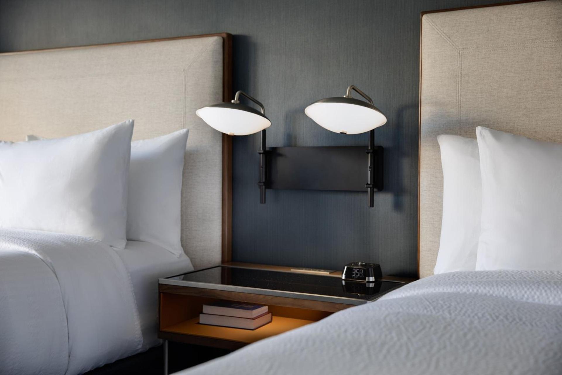 Courtyard by Marriott Chicago Downtown/River North photo 16