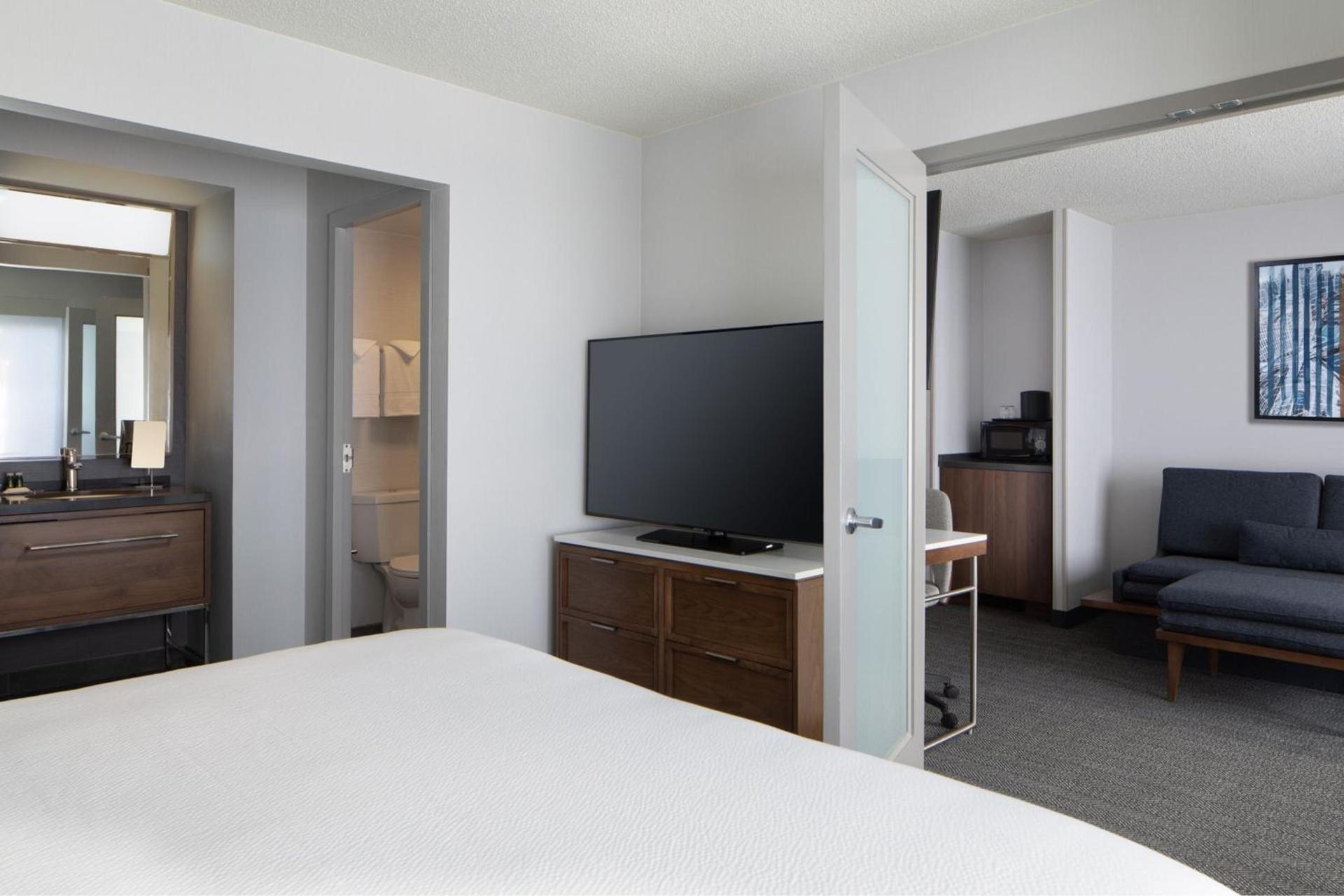 Courtyard by Marriott Chicago Downtown/River North photo 32