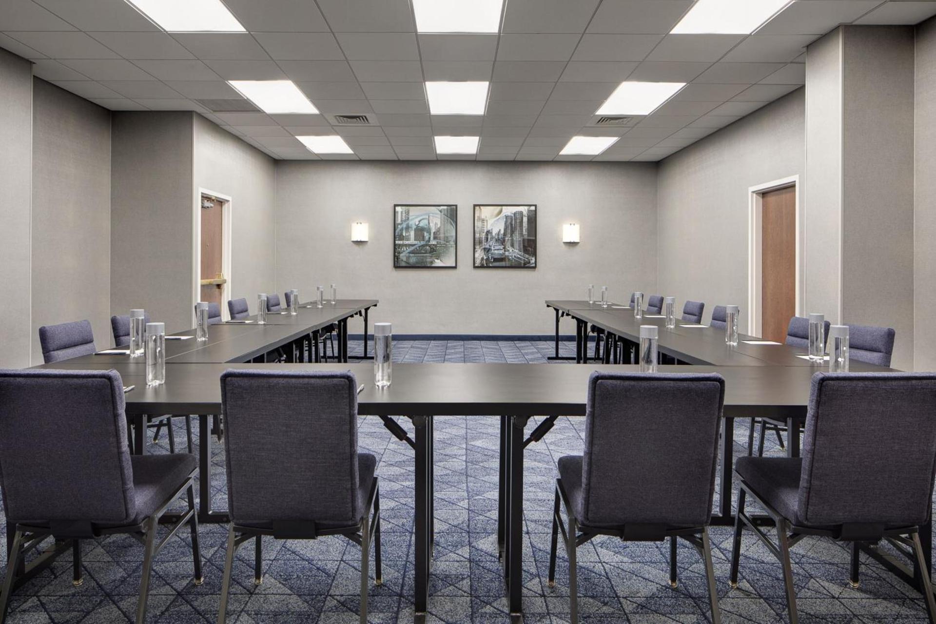 Courtyard by Marriott Chicago Downtown/River North photo 49