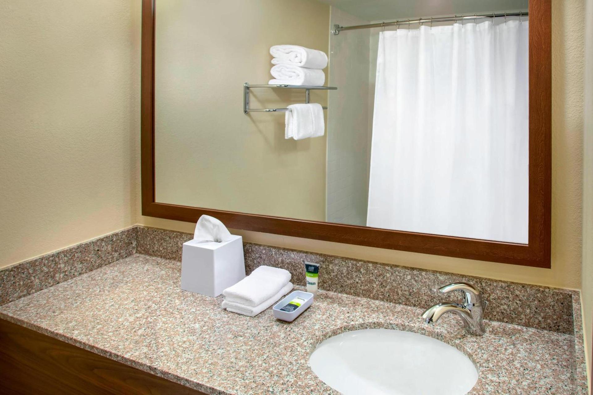 Four Points by Sheraton Charleston photo 7
