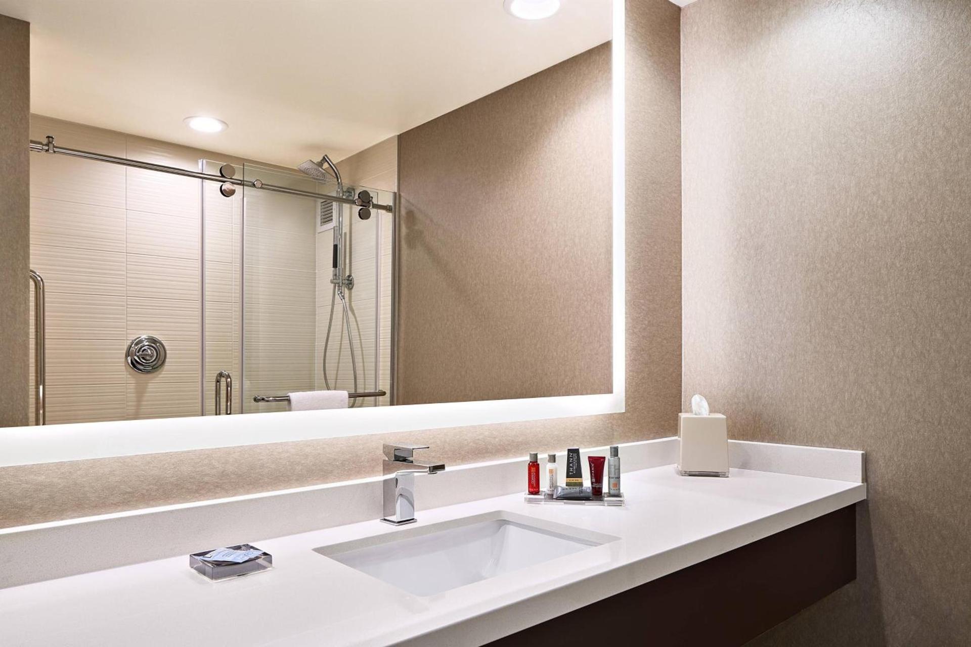 Cleveland Marriott East photo 7