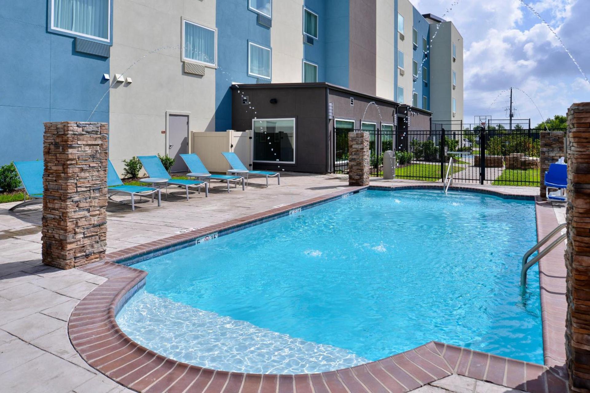 TownePlace Suites by Marriott Laplace photo 2