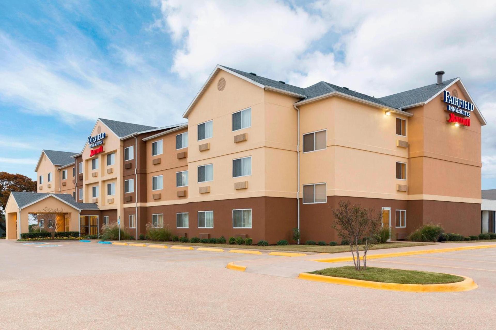 Fairfield Inn & Suites Waco South photo 1