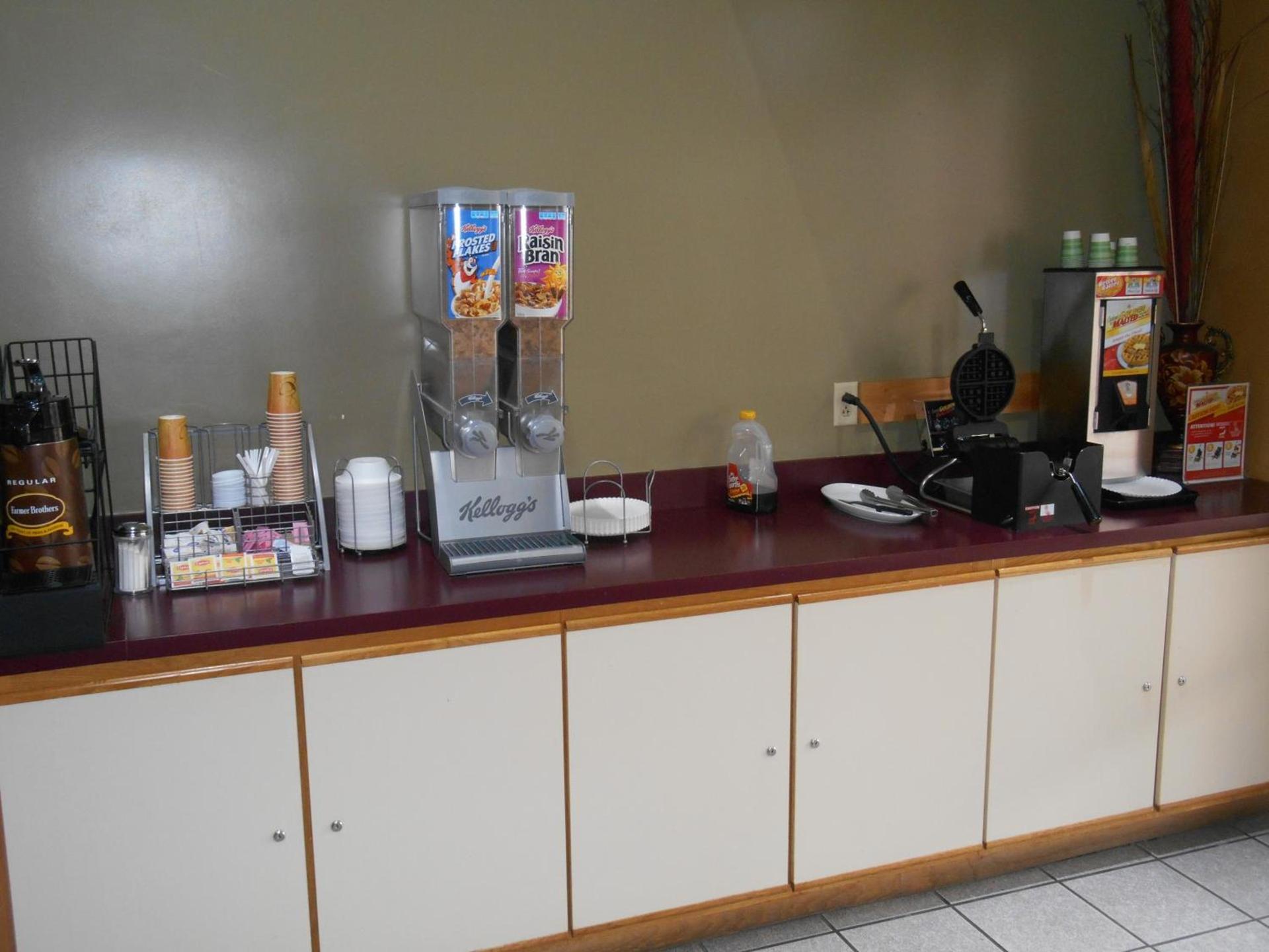 AmeriStay Inn St Joseph photo 17