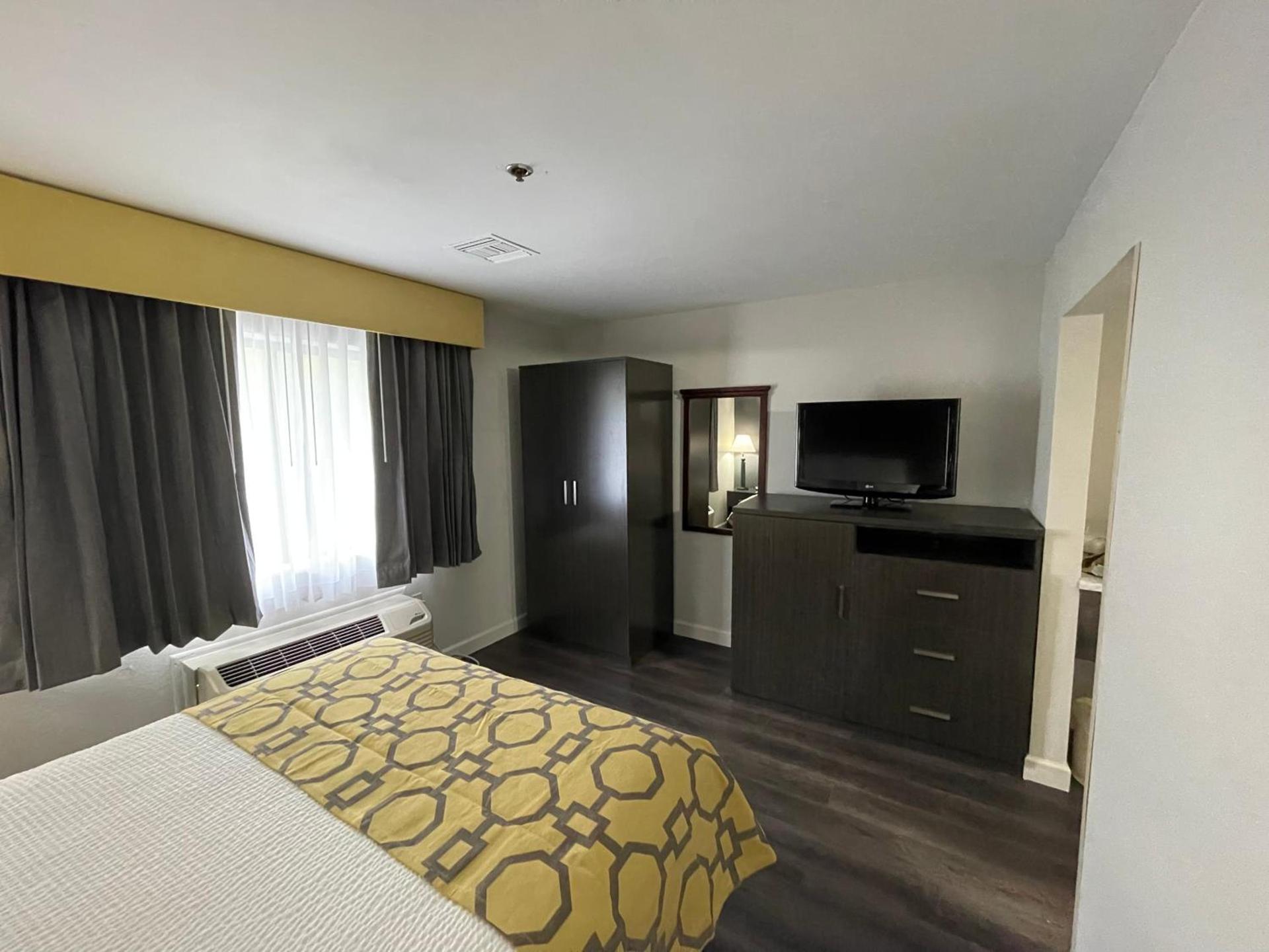 Baymont by Wyndham Branford/New Haven photo 21