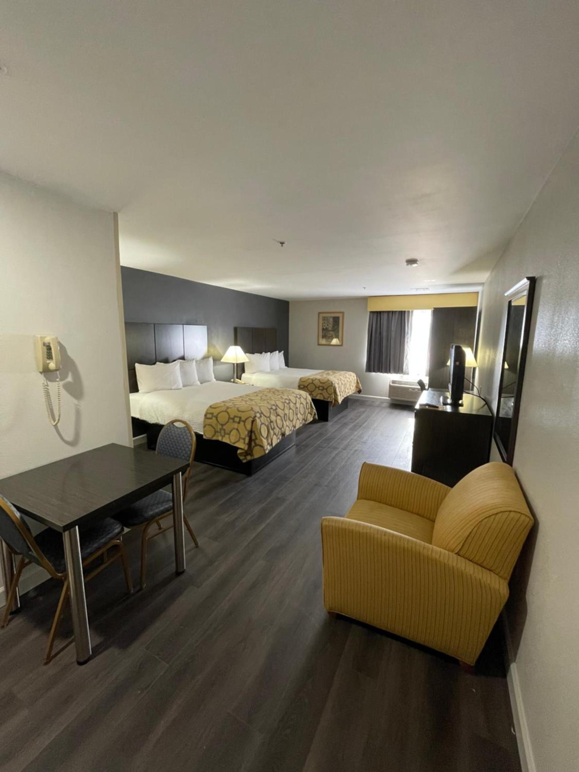 Baymont by Wyndham Branford/New Haven photo 12