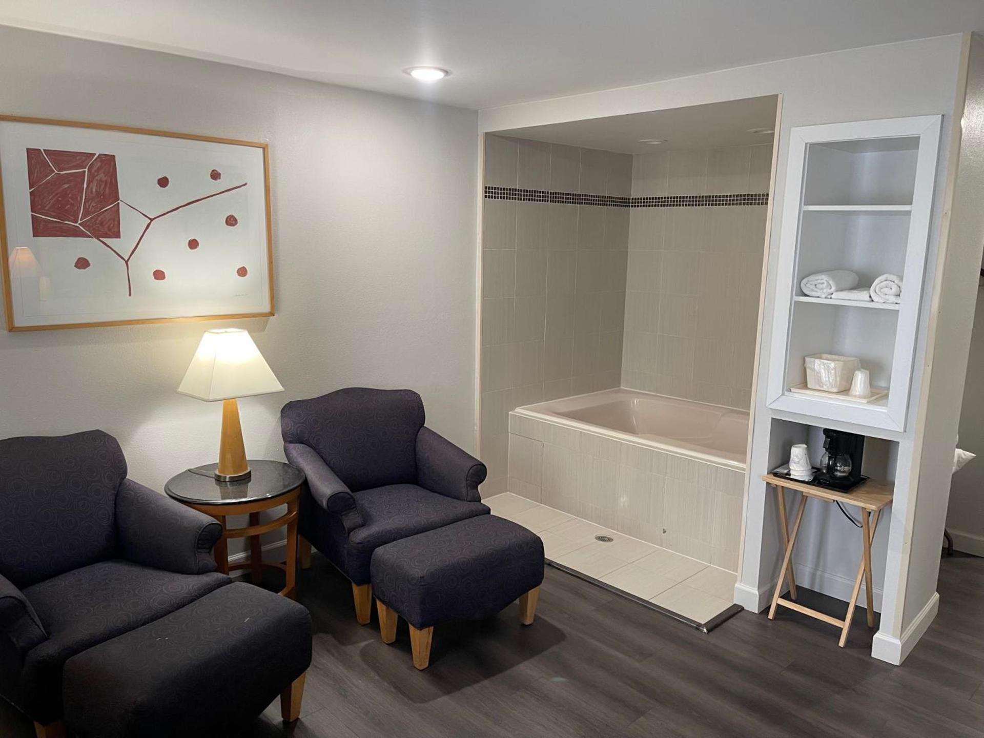 Baymont by Wyndham Branford/New Haven photo 30