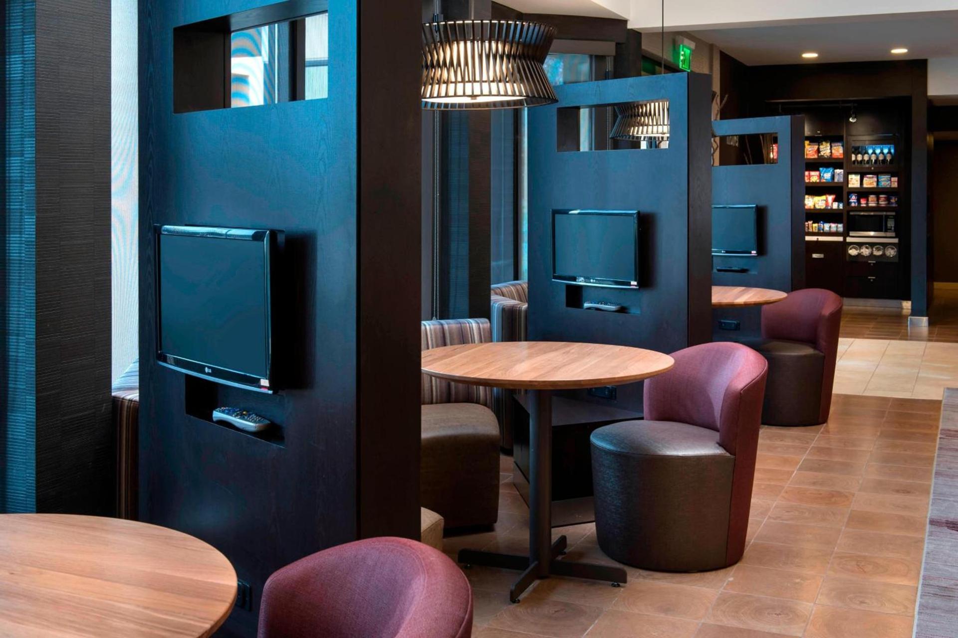 Courtyard by Marriott Chicago Naperville photo 15