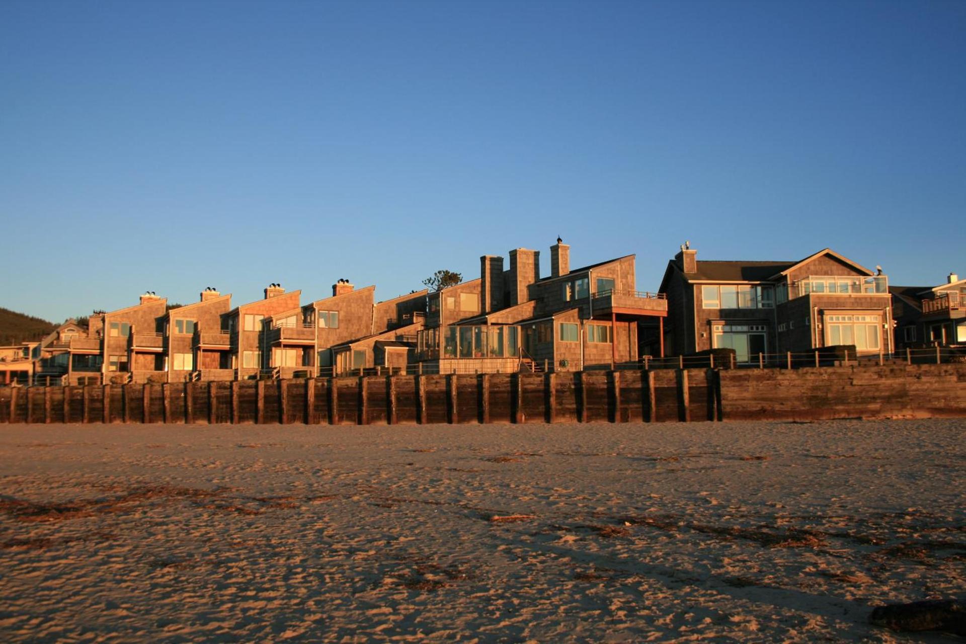 The Waves photo 28