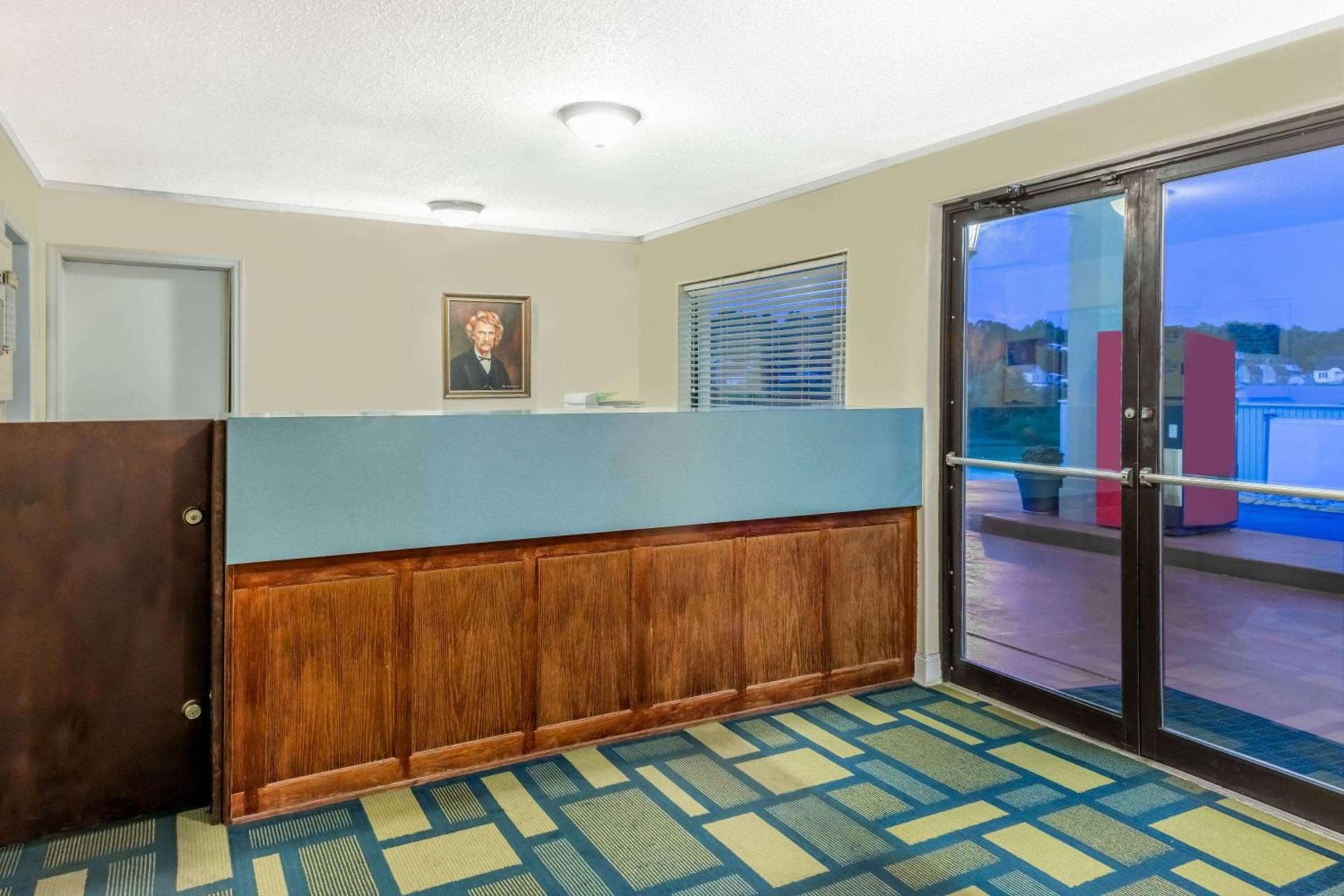 Days Inn by Wyndham Hannibal photo 3