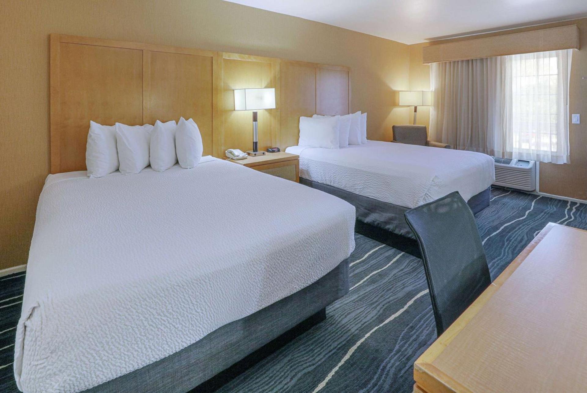 Ramada by Wyndham Costa Mesa/Newport Beach photo 6