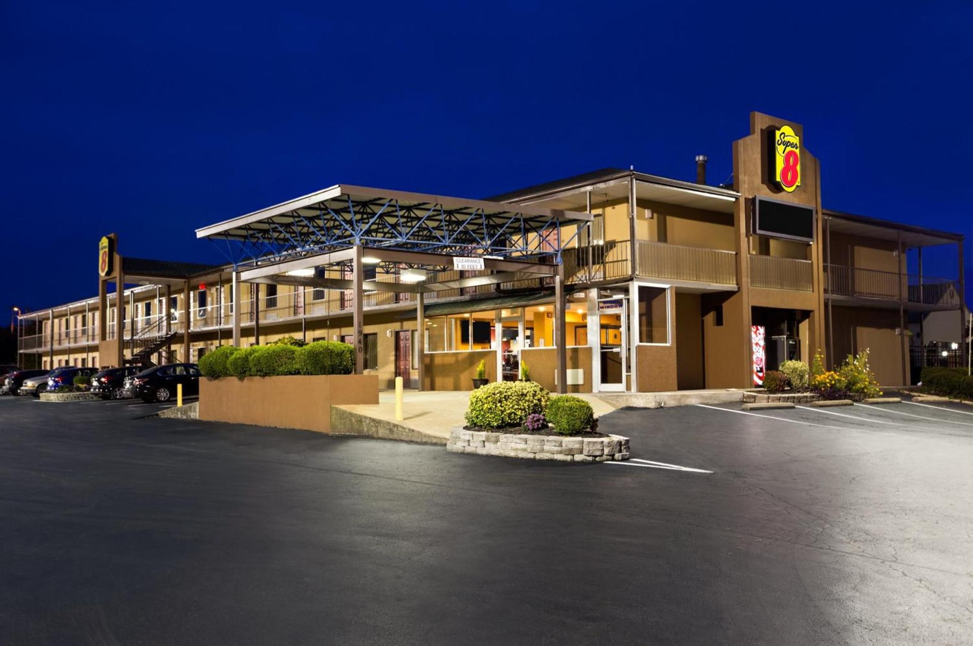 Super 8 by Wyndham Jackson photo 25