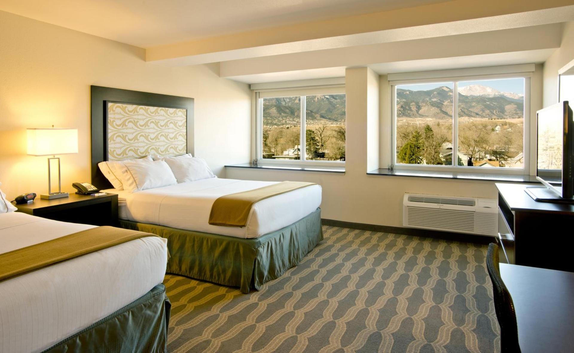 Holiday Inn Express & Suites Colorado Springs Central by IHG photo 11