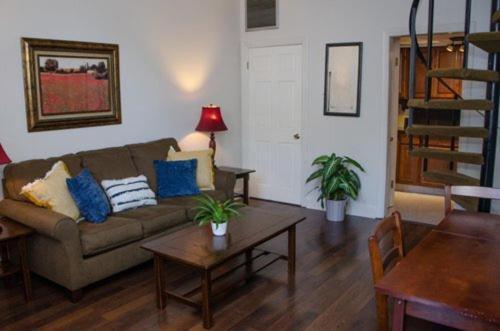 Jean Lafitte House photo 4