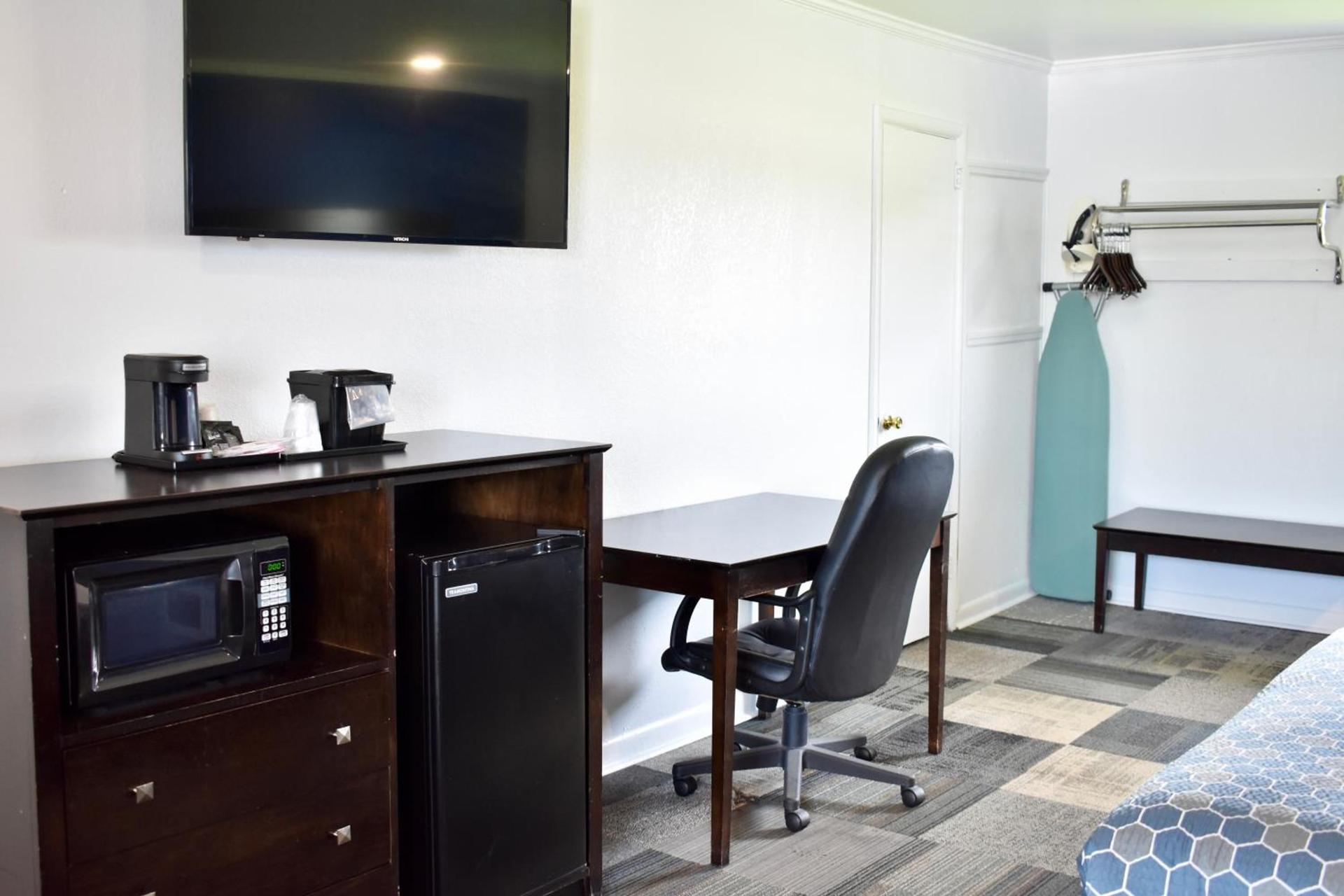 Rodeway Inn Swainsboro photo 31