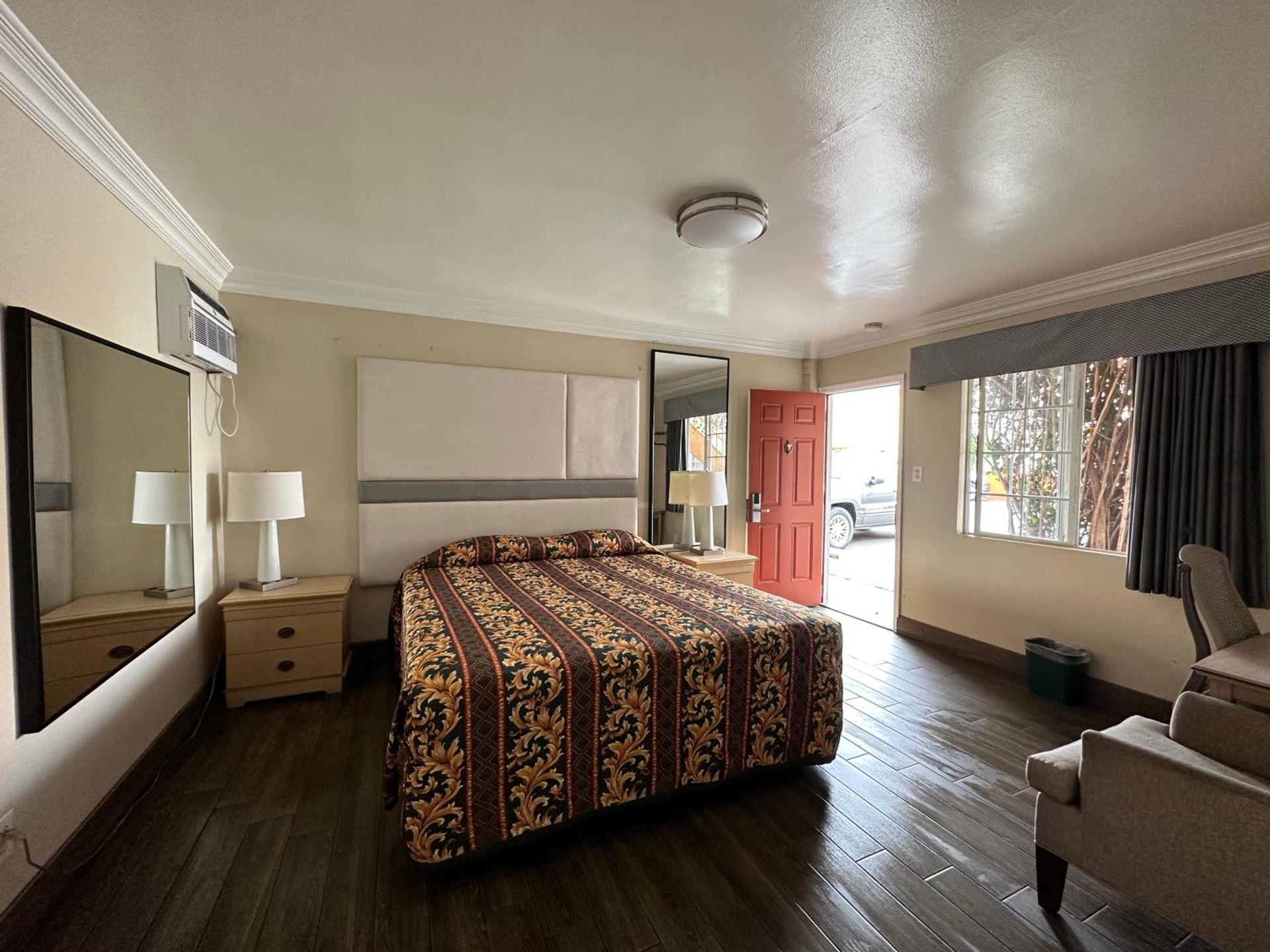 Flamingo Motel Oxnard photo 10