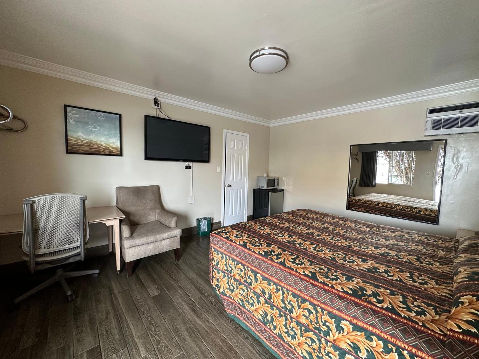 Flamingo Motel Oxnard photo 9