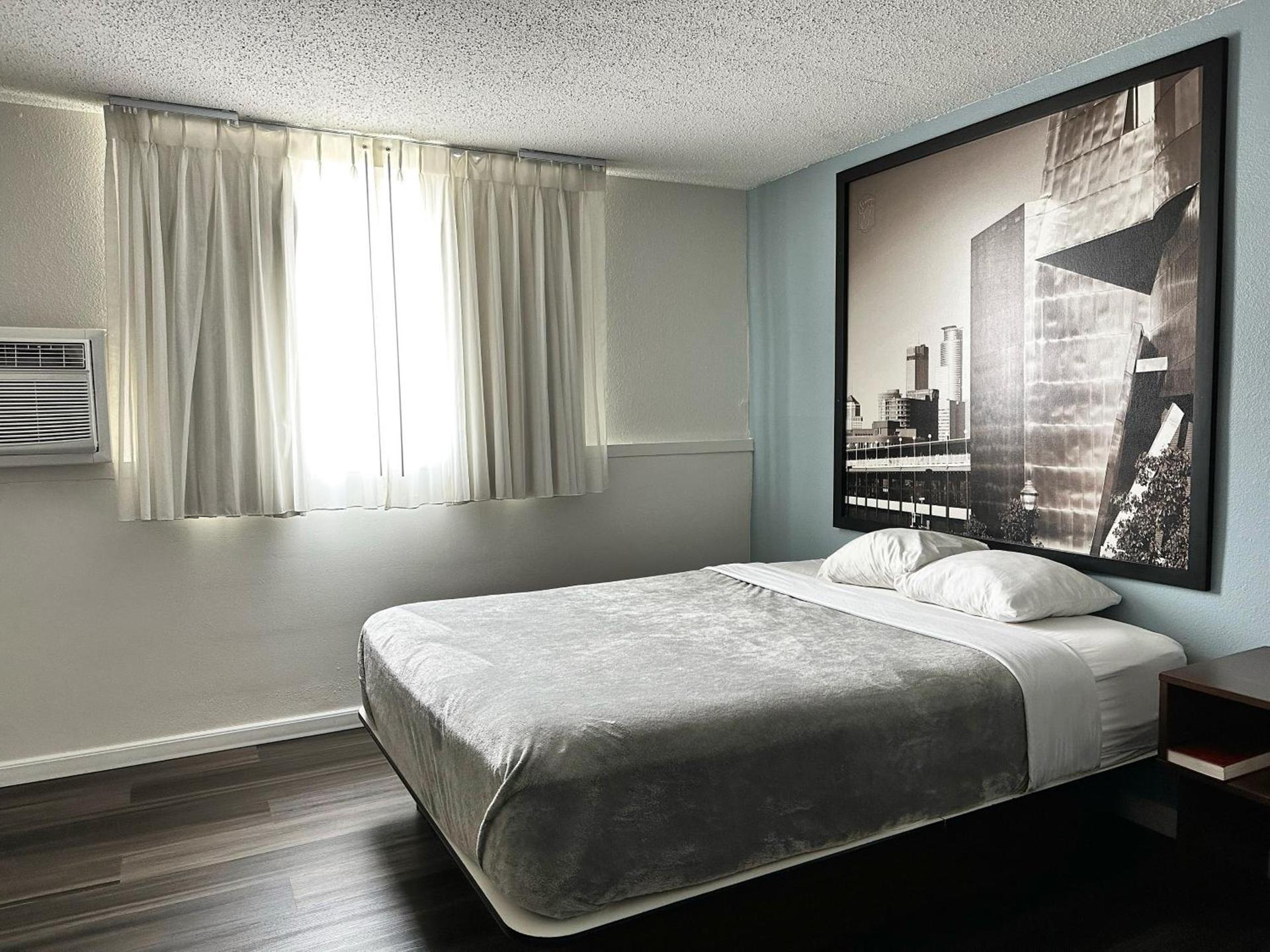 Hotel 8 photo 22