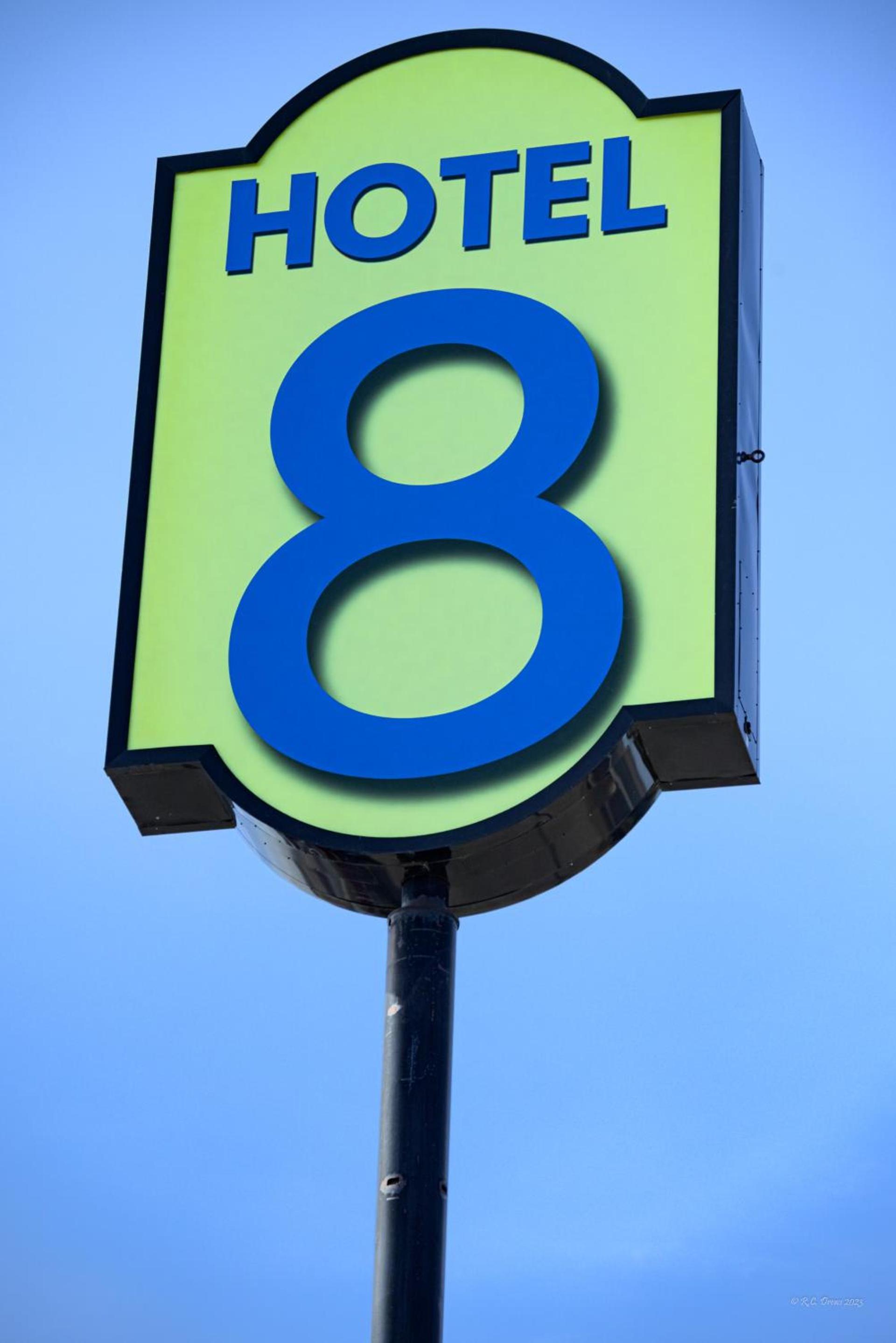 Hotel 8 photo 14