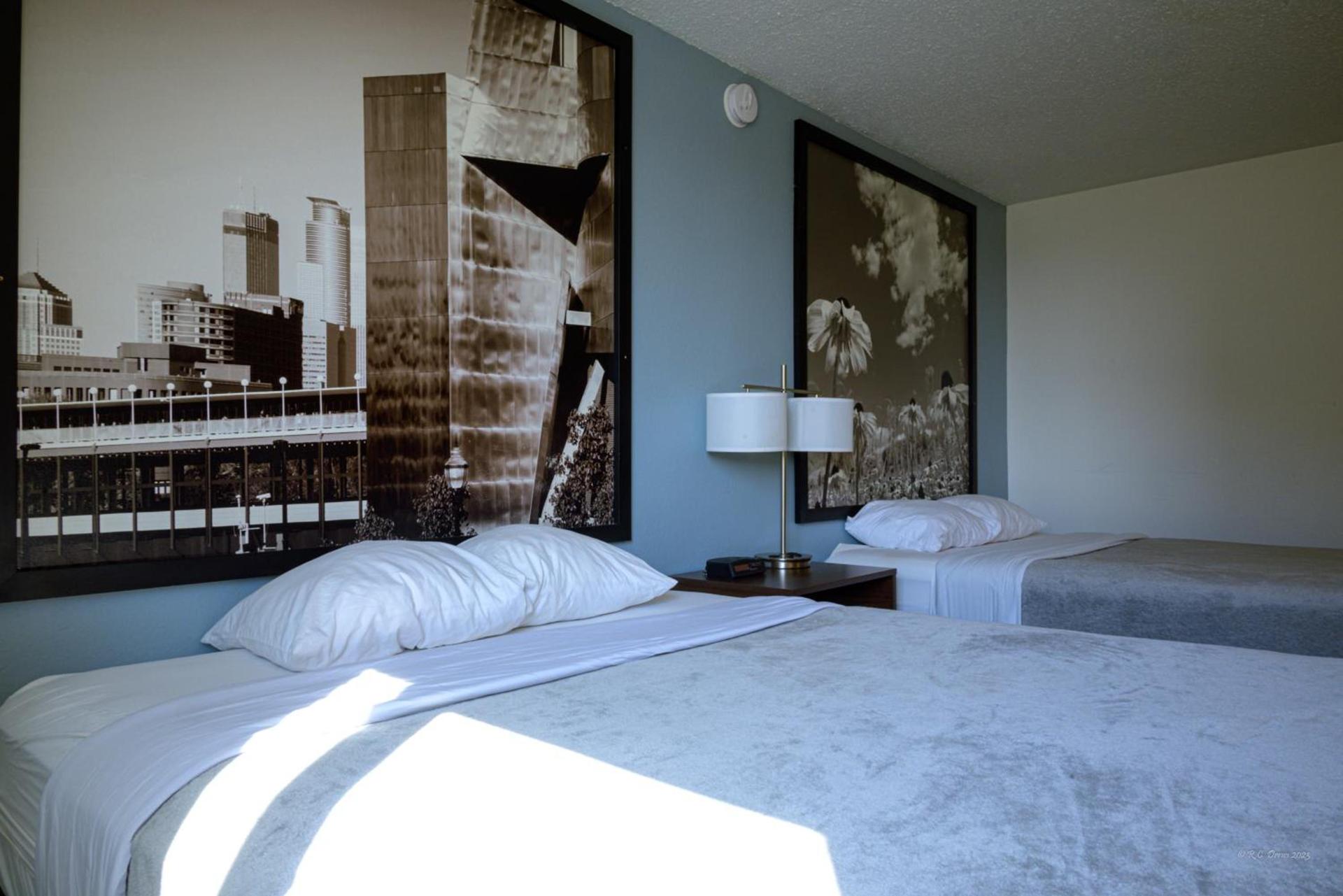Hotel 8 photo 16