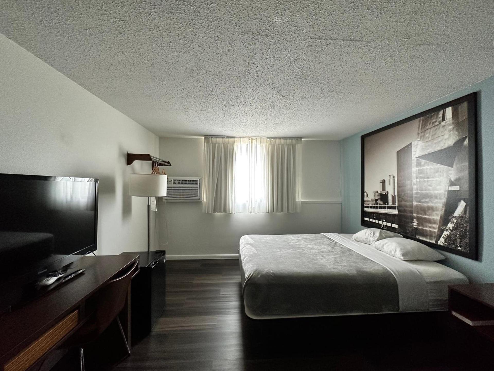 Hotel 8 photo 18