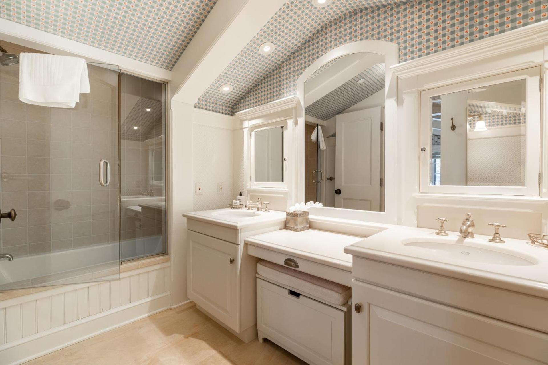 Lodge at Vail Condominiums photo 67
