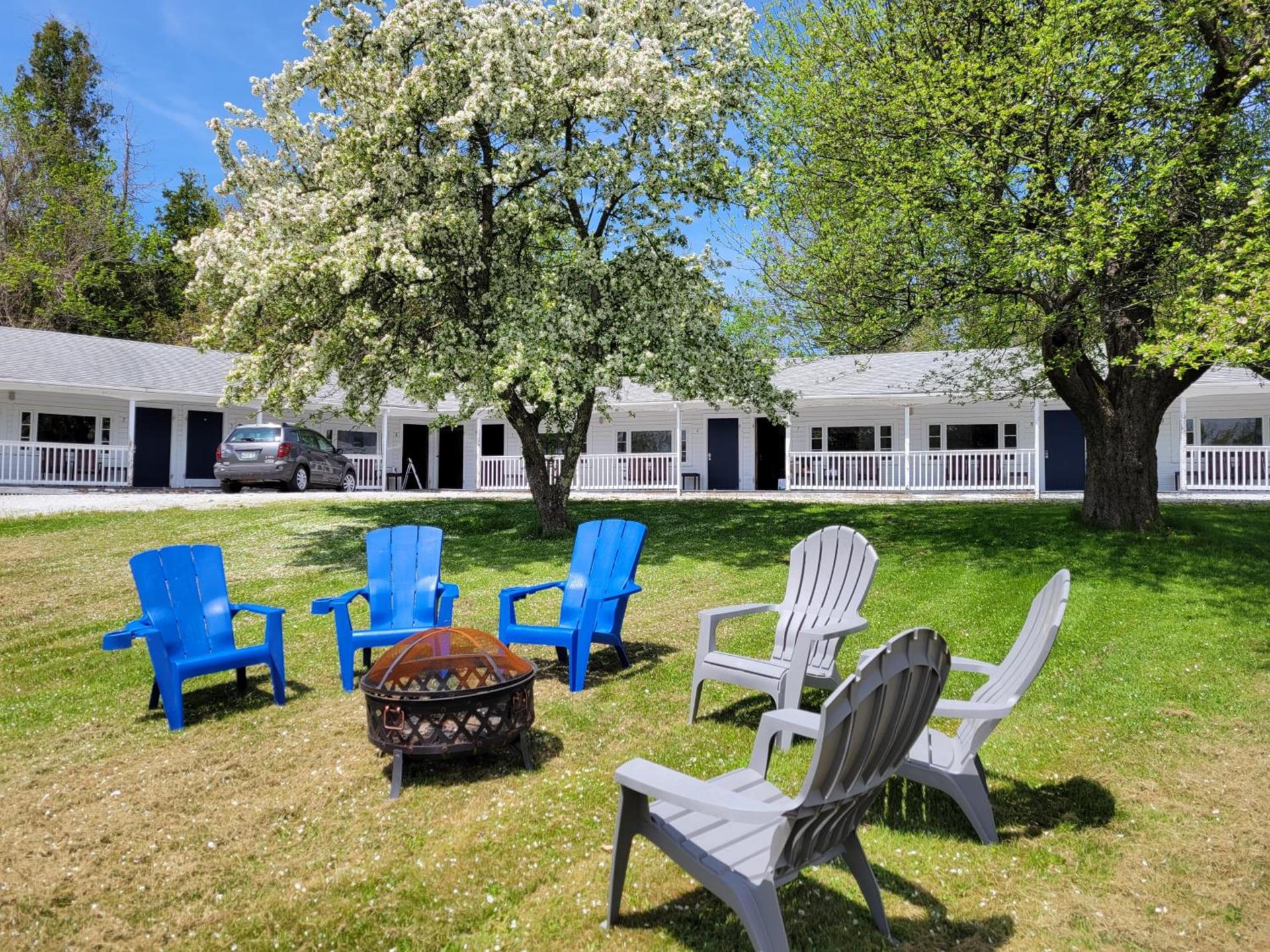 Yardarm Motel photo 75