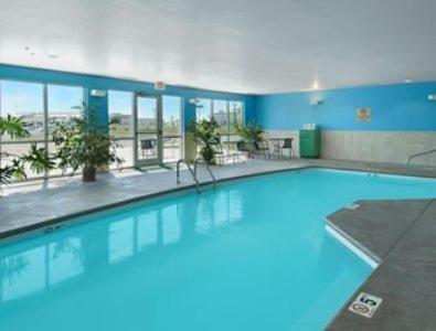 Super 8 by Wyndham Topeka at Forbes Landing photo 44