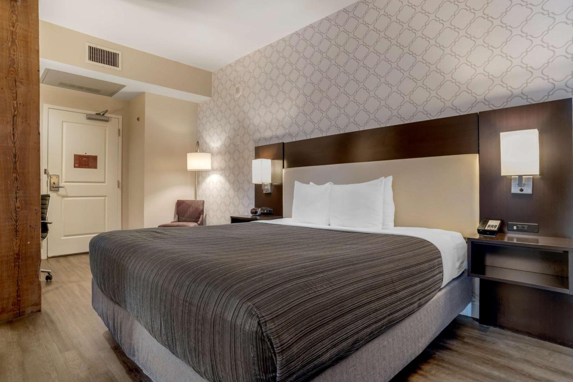Best Western Plus St. Christopher Hotel photo 12
