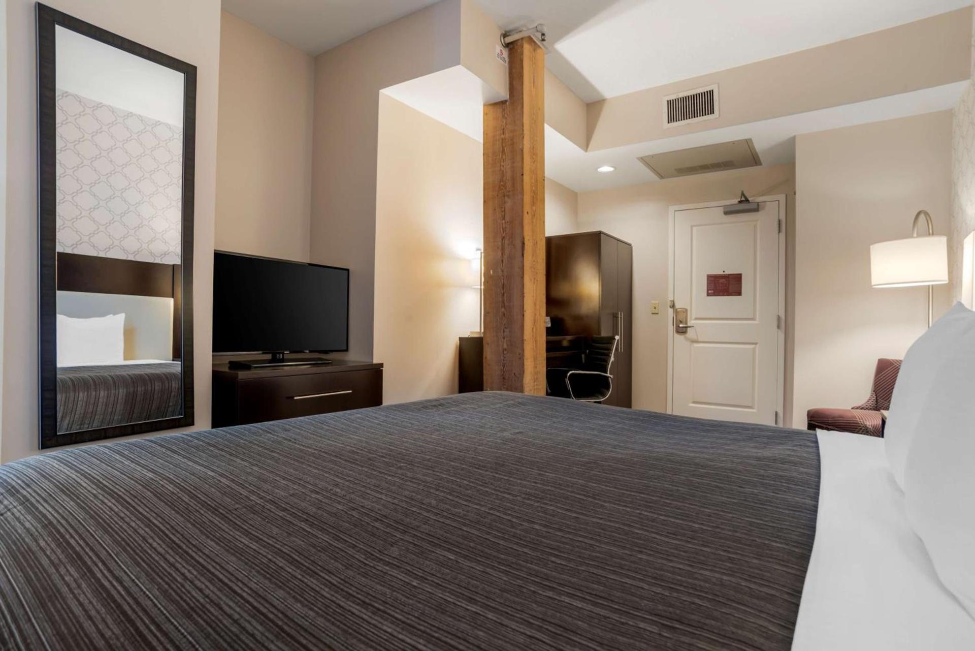 Best Western Plus St. Christopher Hotel photo 14