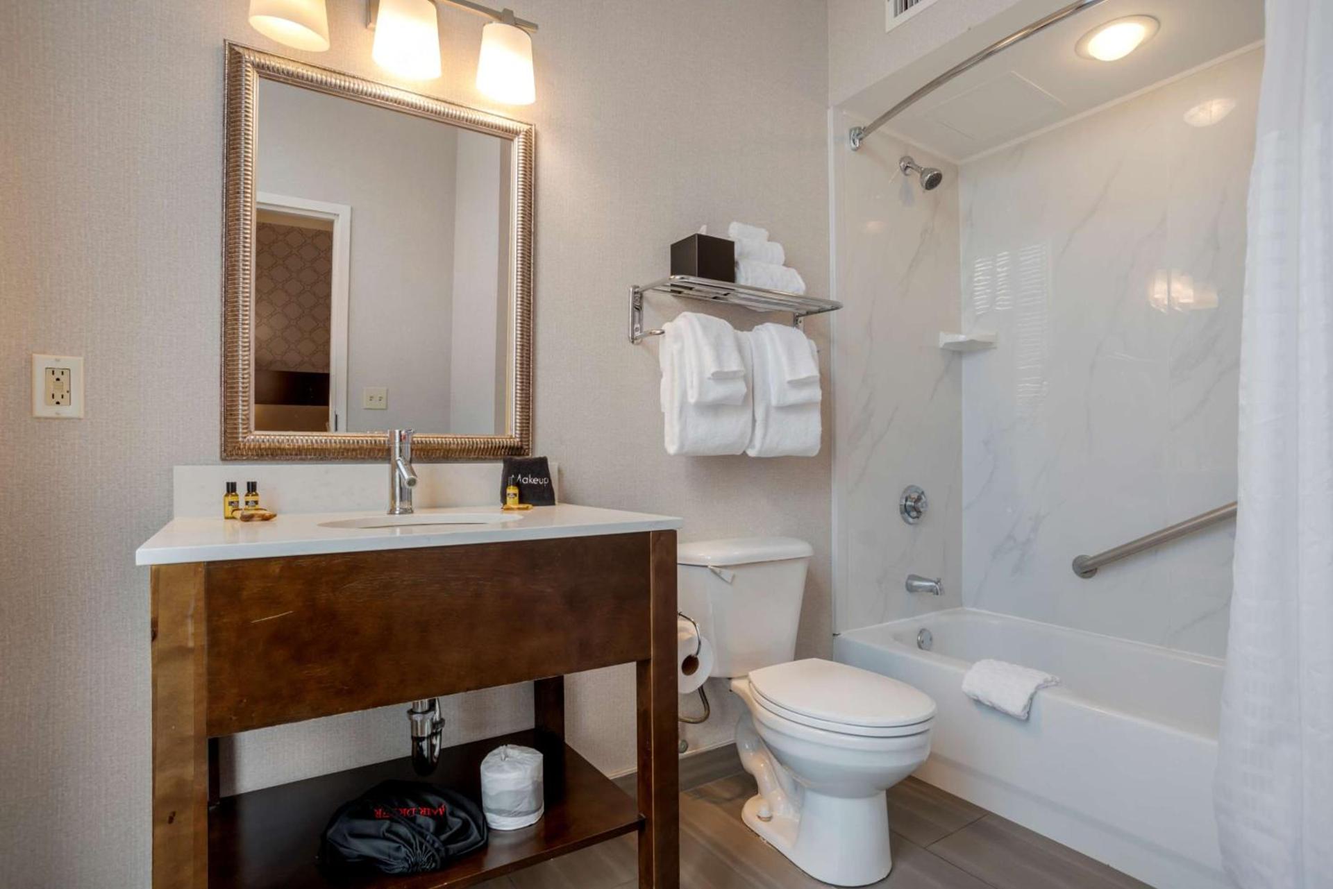 Best Western Plus St. Christopher Hotel photo 38