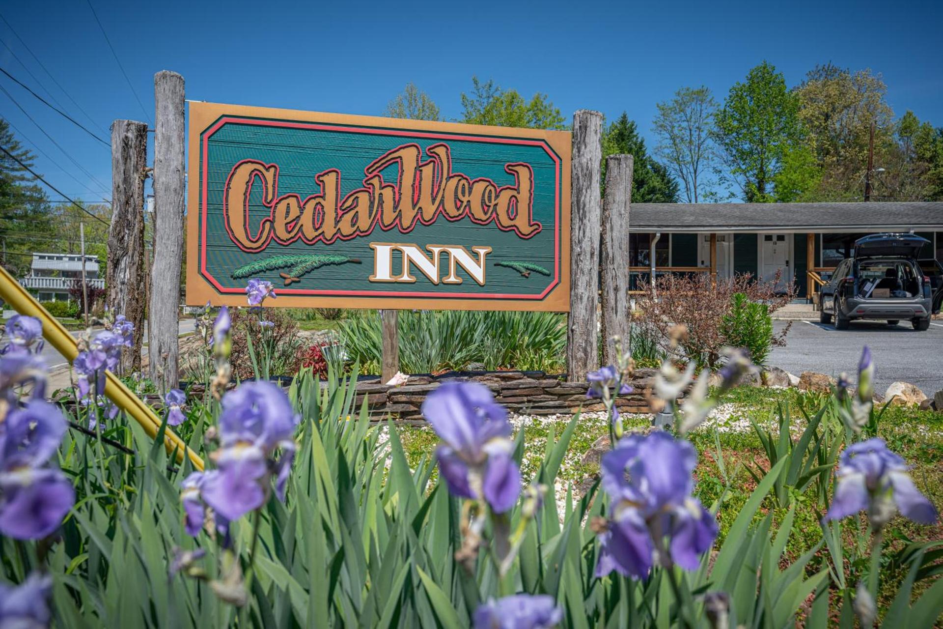 CedarWood Inn photo 2