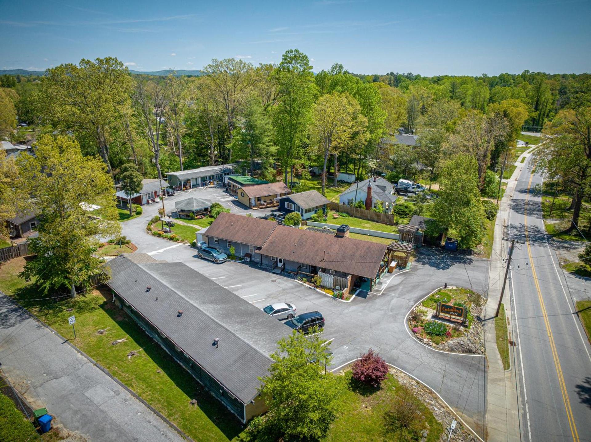 CedarWood Inn photo 25