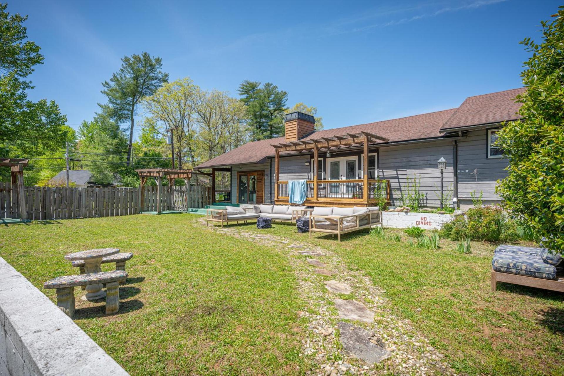 CedarWood Inn photo 24