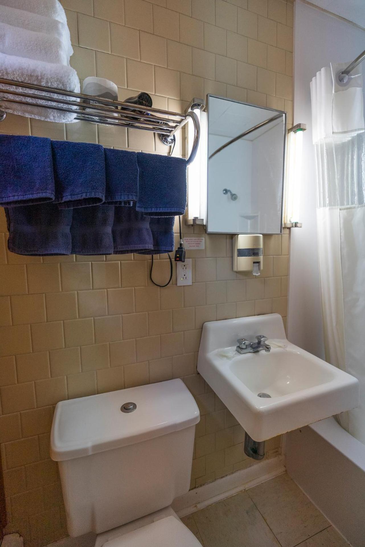 Bingham Motor Inn photo 68