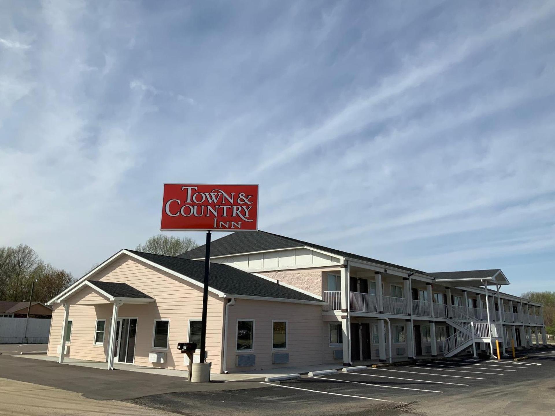 Days Inn by Wyndham Troy IL — hotel in Troy