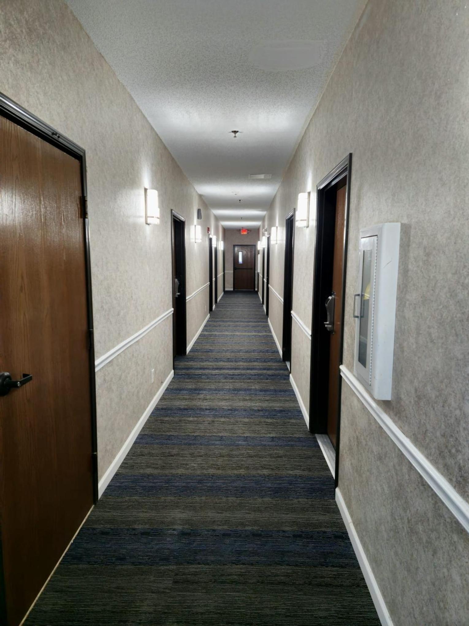 Budget Inn, Hwy 41 photo 2