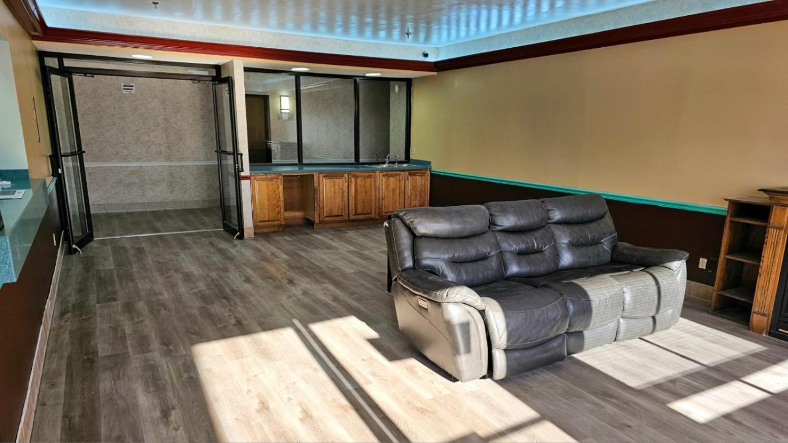 Budget Inn, Hwy 41 photo 8
