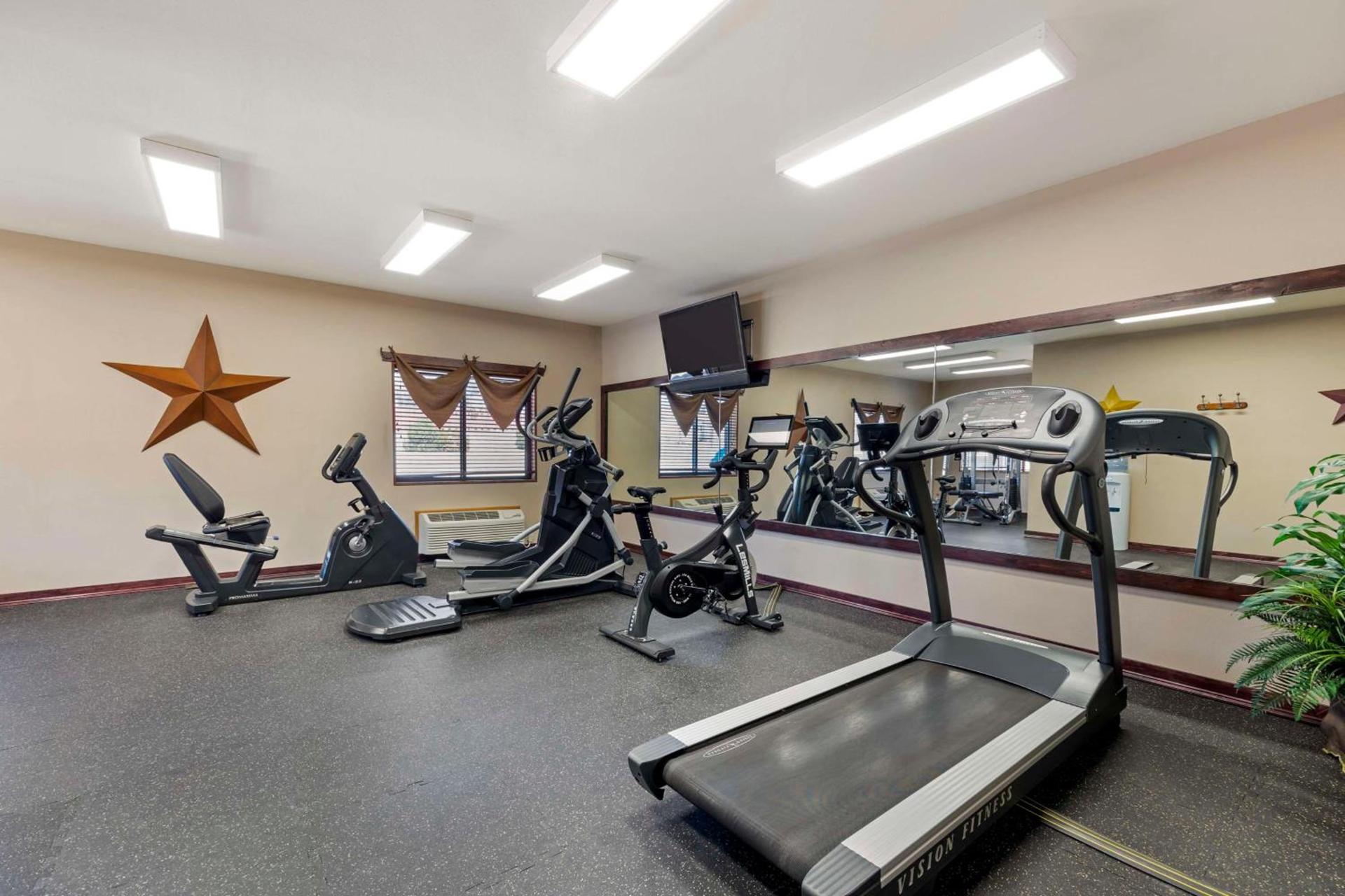 Best Western Plus Country Inn & Suites photo 7