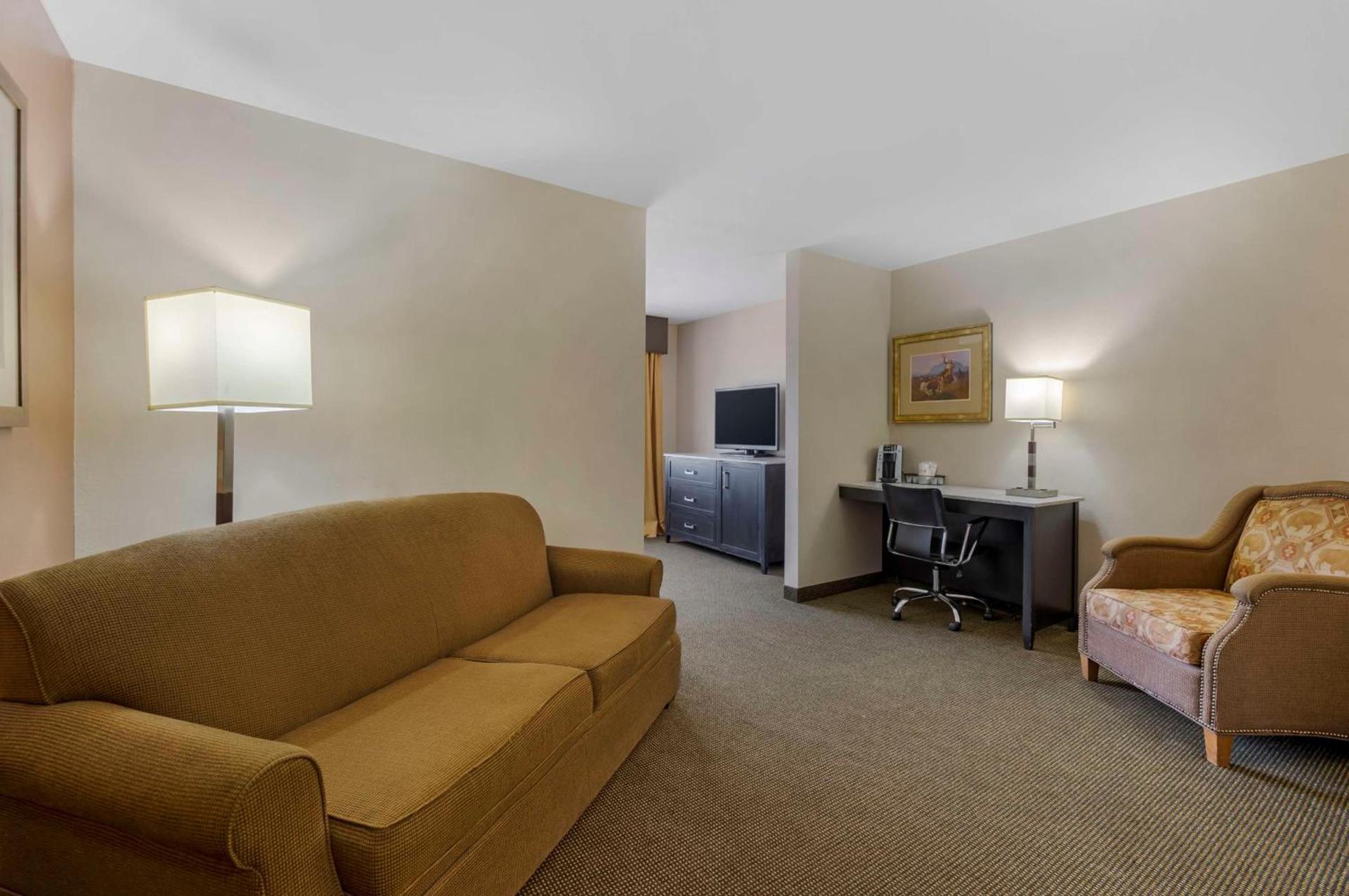 Best Western Plus Country Inn & Suites photo 23