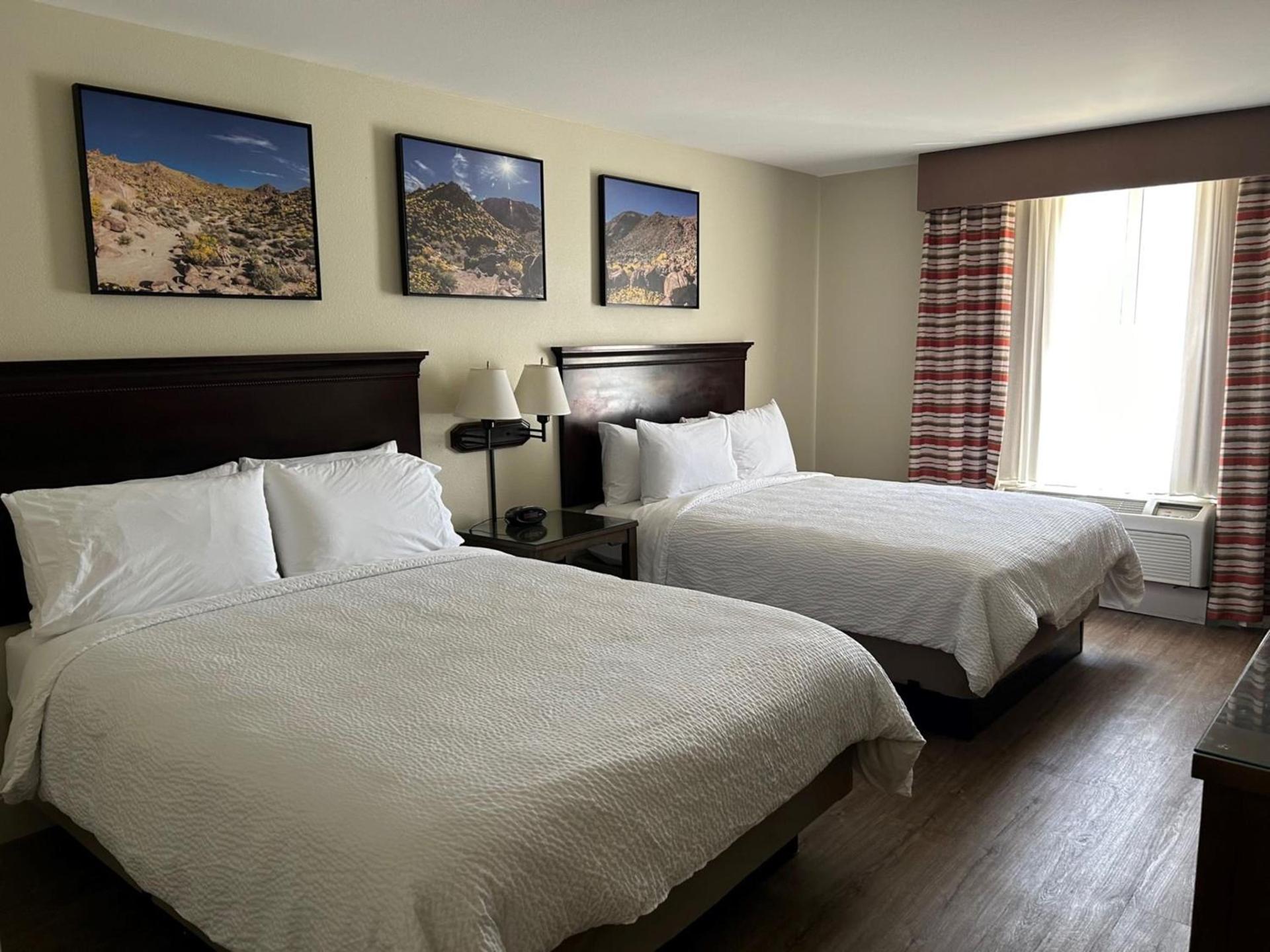 Holiday Inn & Suites - Barstow by IHG photo 33
