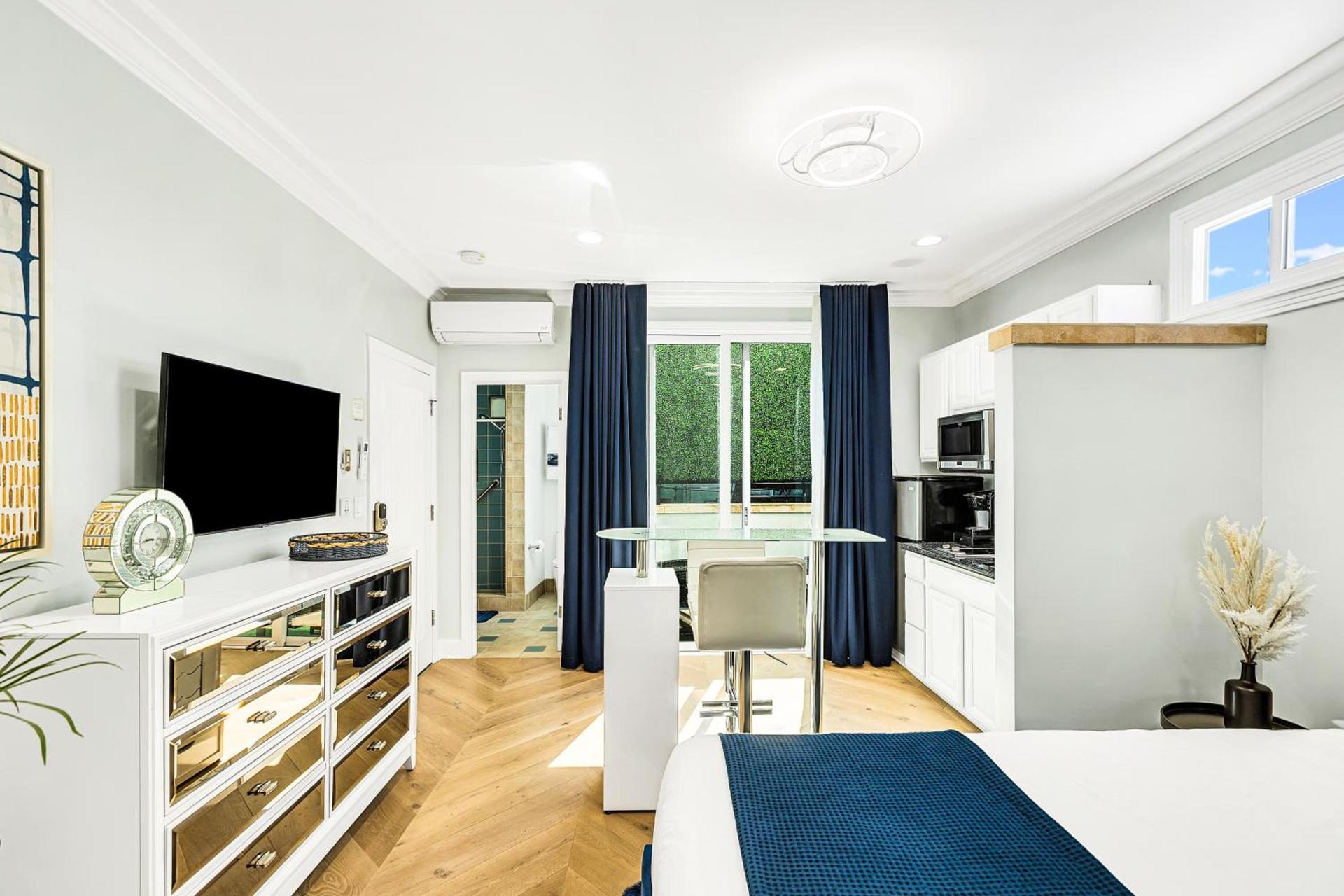 SW Beach Hotel photo 58