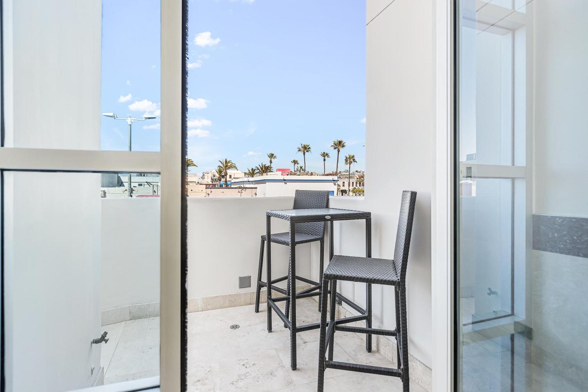 SW Beach Hotel photo 62