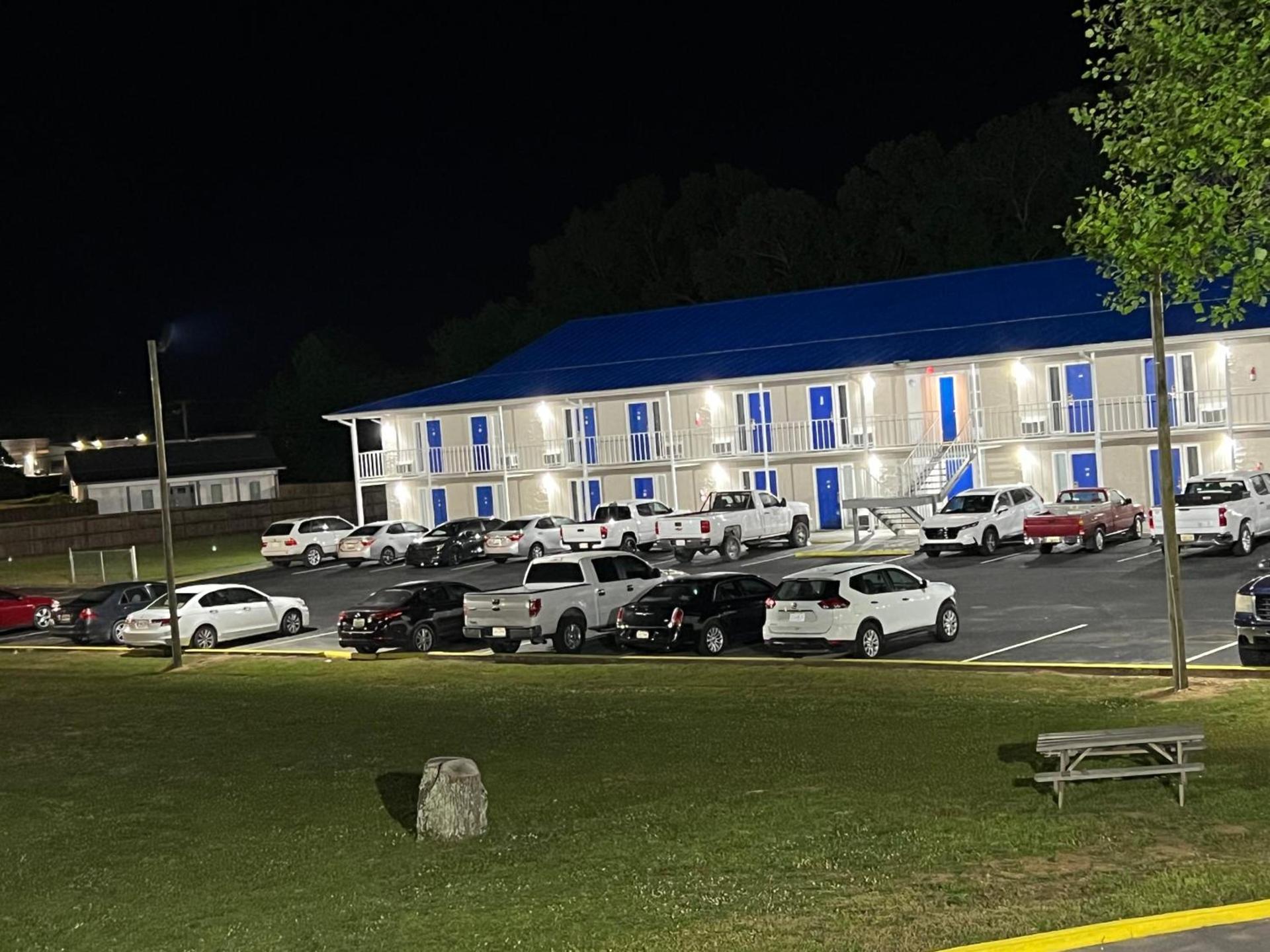 Towne inn photo 81