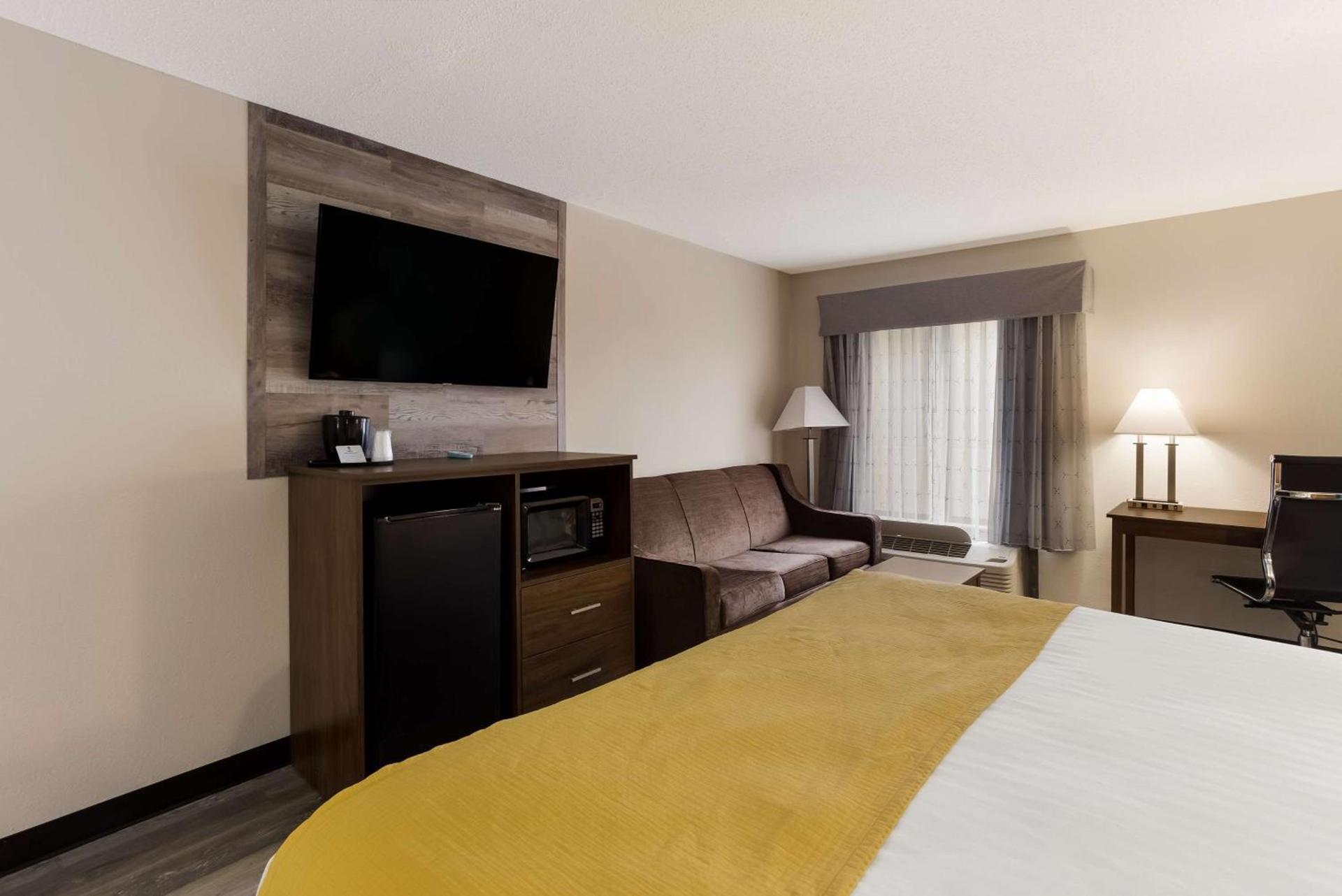 Best Western Crossroads Inn photo 8